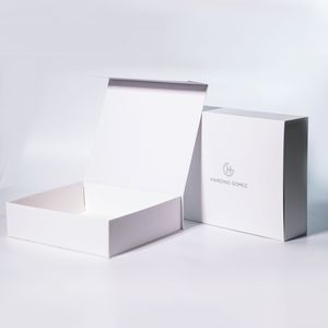 Luxury Custom Logo Large White Paper Magnetic Closure Folding Foldable Box
