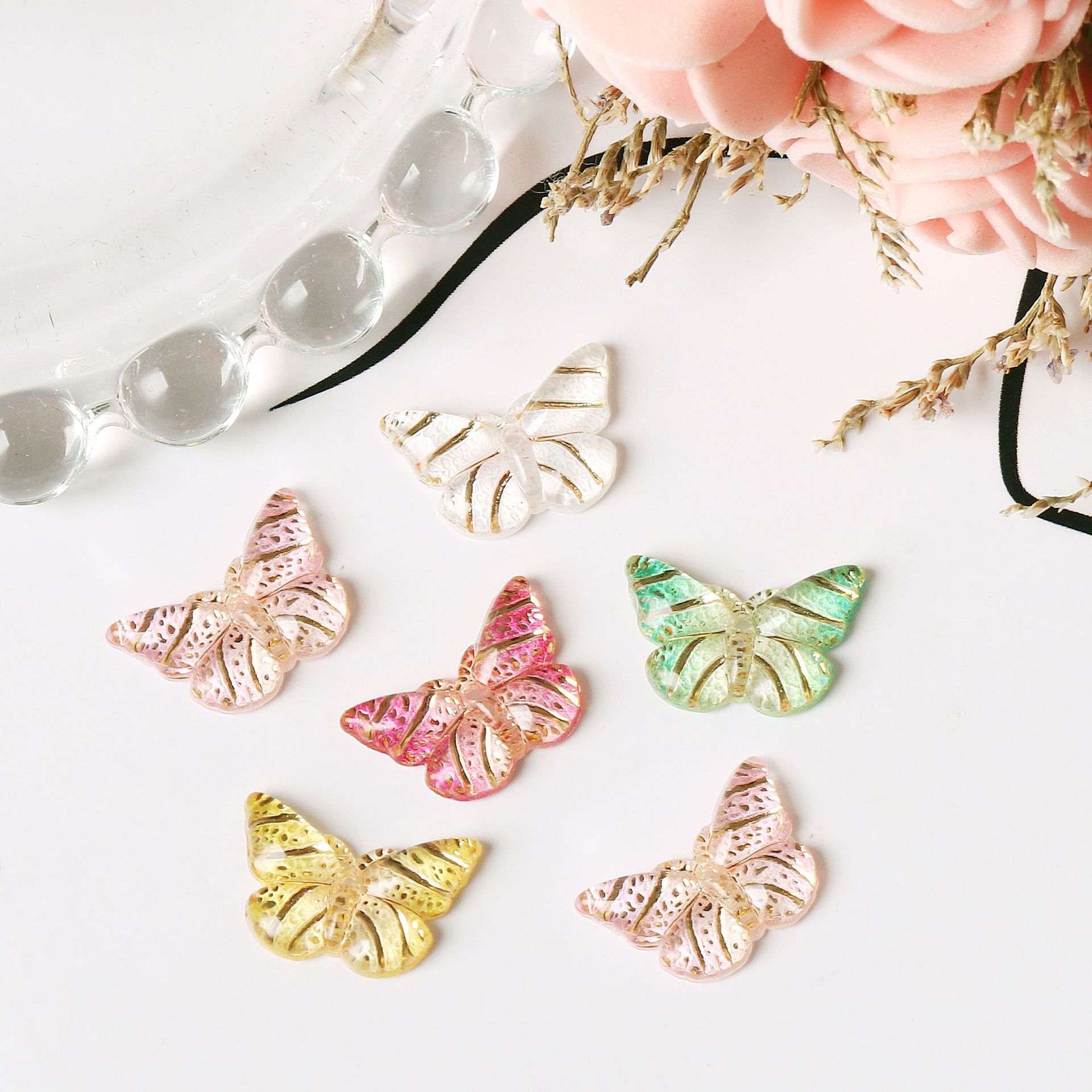 Quzhou Saiqin Trading Co., Ltd. New Arrival 100Pcs Crafts Butterfly Design Nail Art Jewelry 3D Colorful Gradient Resin Butterfly Decoration Nails