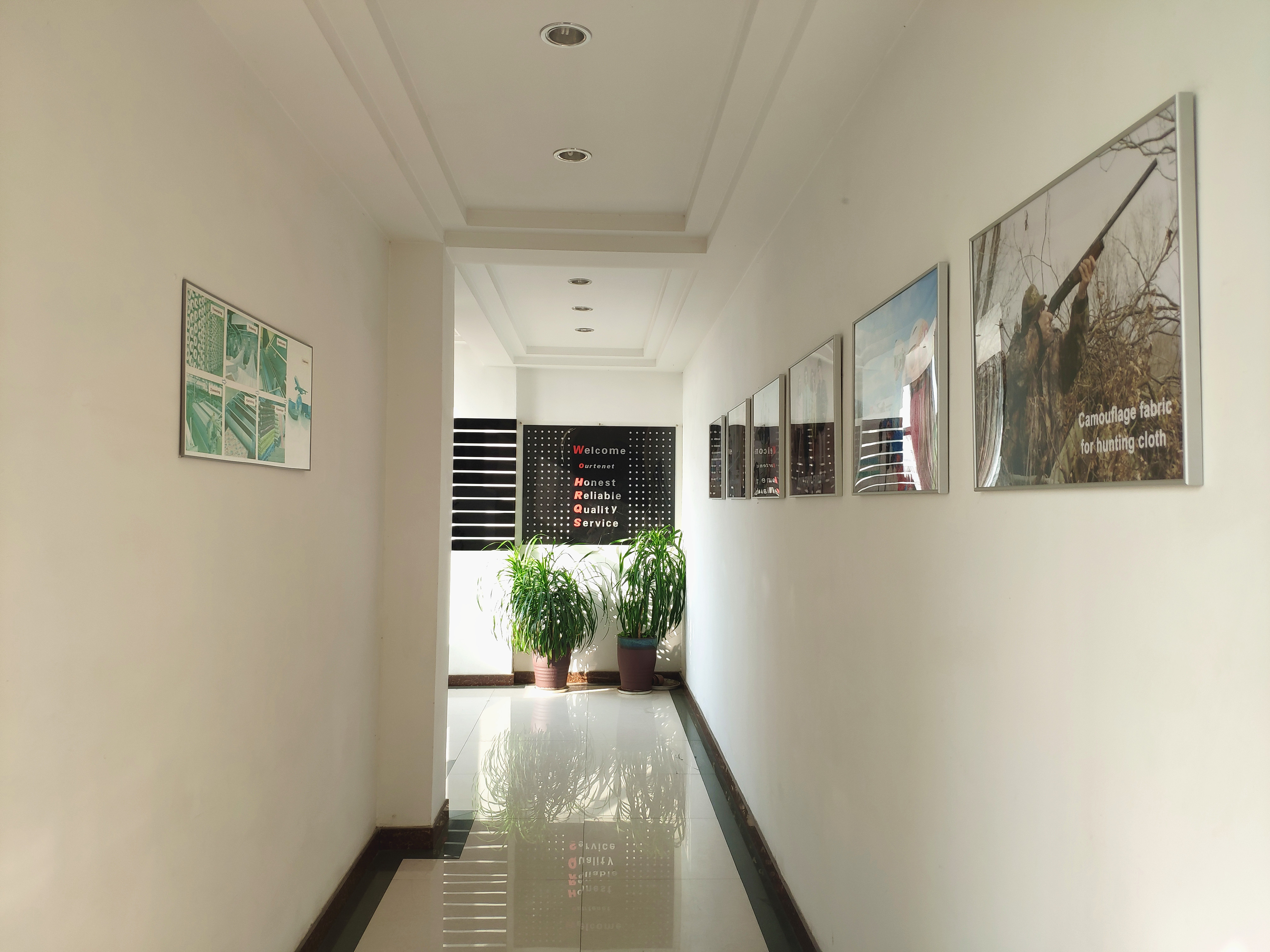 Wujiang Qinchun Textile Co., Ltd. Polyester Fabric