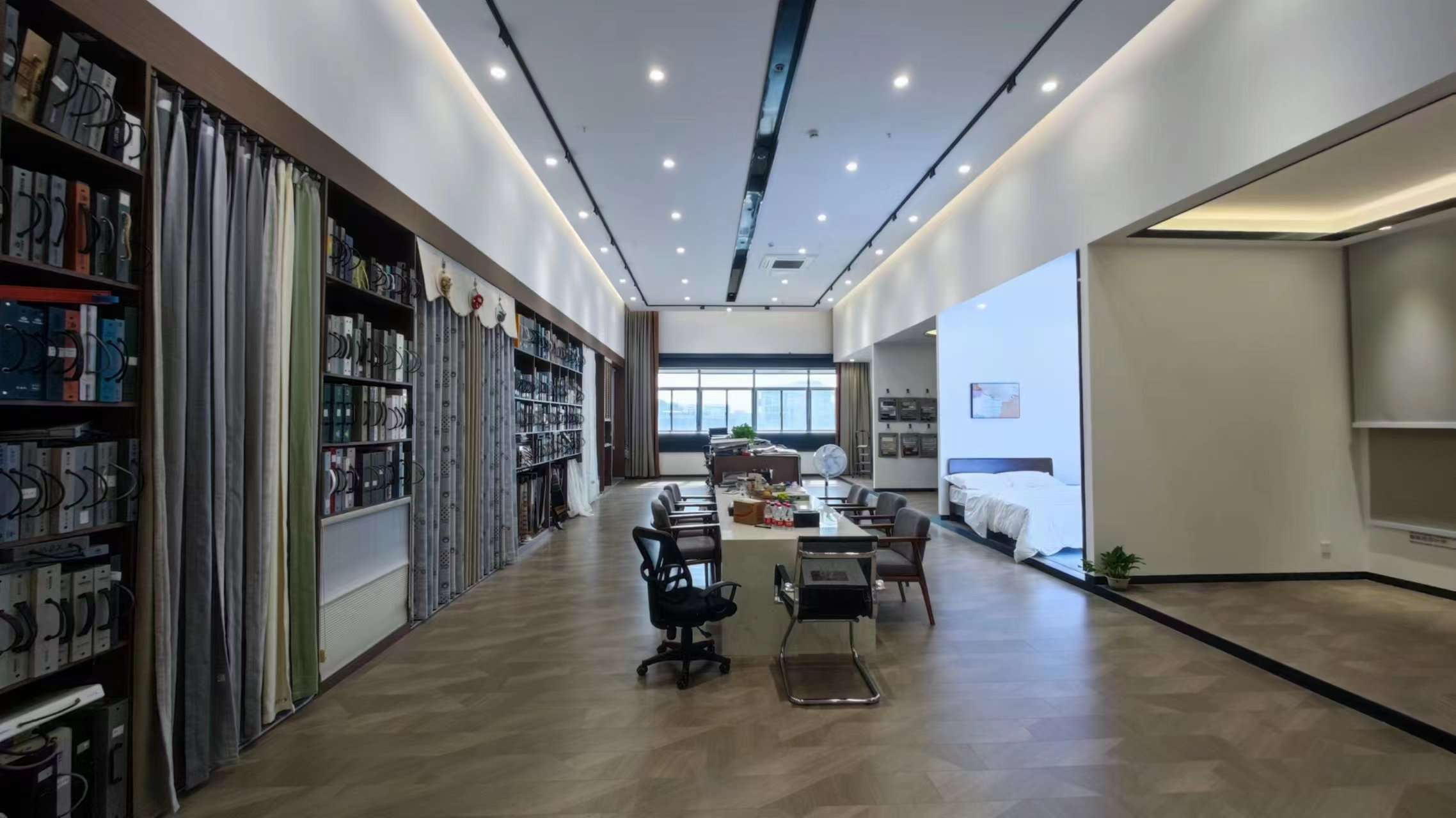Guangzhou Yuhong Curtain Materials Co., Ltd. Shangri La Blinds