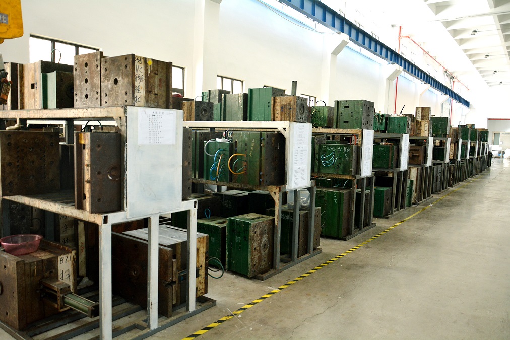 Shanghai Shenwei Plastic Products Co., Ltd. Hand Pumps