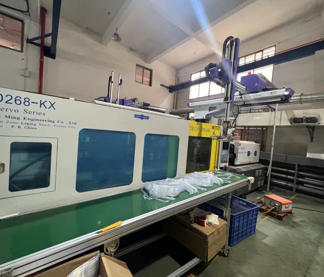 Quanzhou Guochuang Technology Development Co., Ltd. velvet hangers
