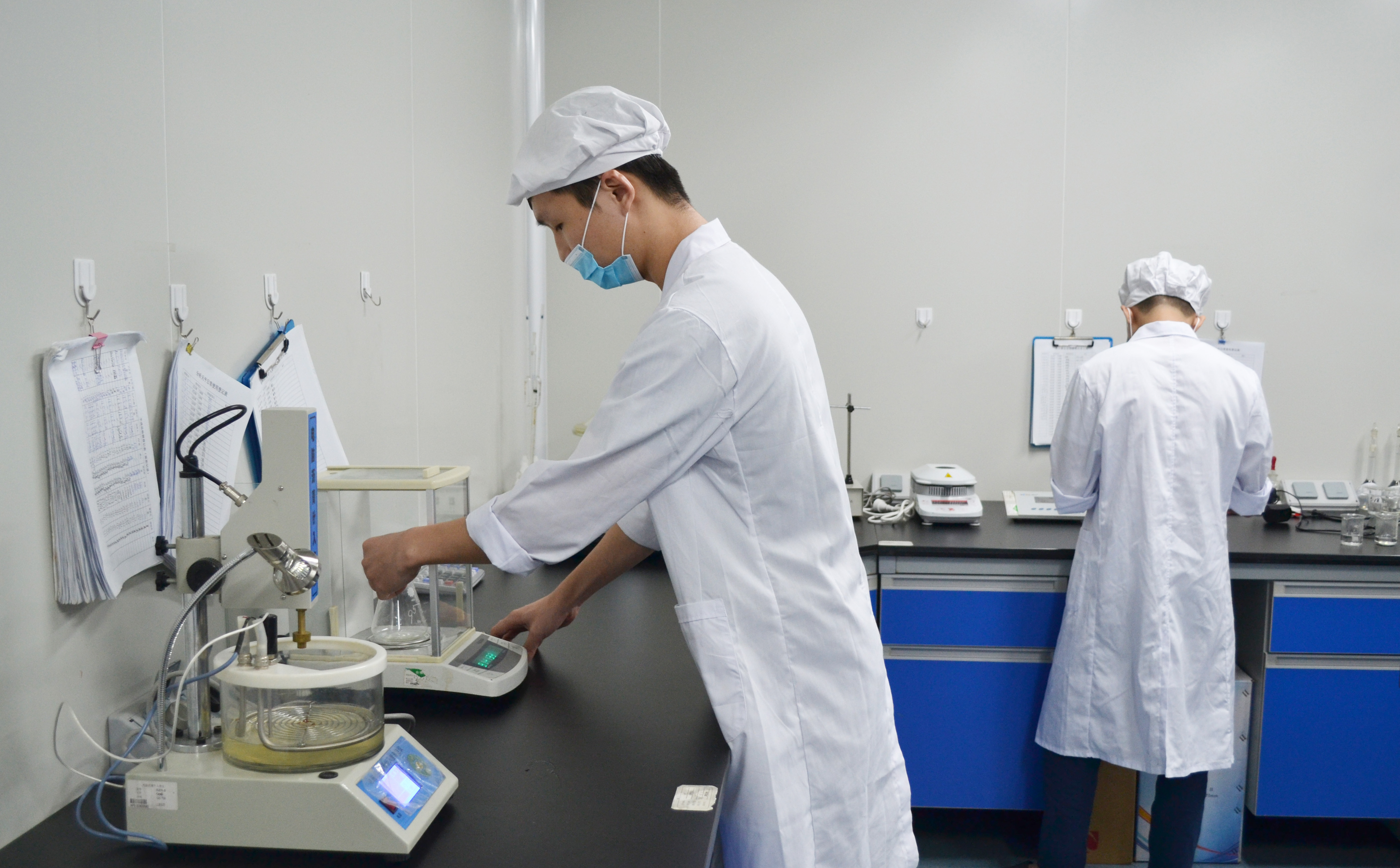 Shenzhen Xieshunda Trading Co., Ltd. lip oil