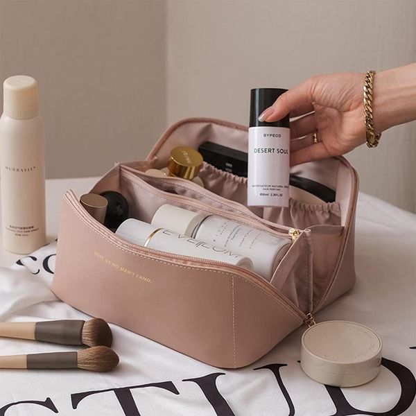 New Design Ladies Waterproof Portable PU Leather Makeup Organizer Bag for Skin Care Kits Cosmetics Toiletries Bags