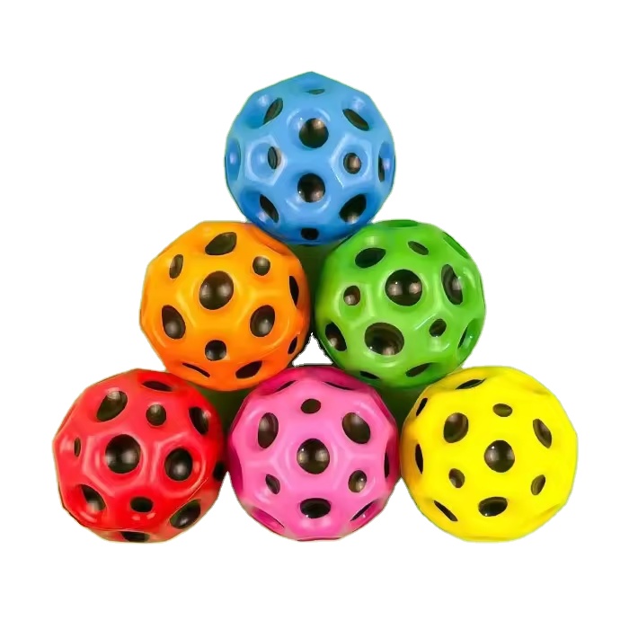 Yiwu Dingao Toys Co., Ltd. 10cm Extreme polyurethane foam High bounce Space ball Indoor outdoor game Cool pop bounce training Moon bounce ball