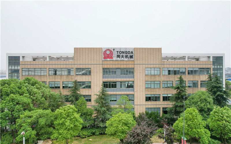 Suzhou Tongda Machinery Co., Ltd. Plastic Blow Molding Machine