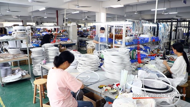 Nanning Hejiayun E-Commerce Co., Ltd. Pendant Lights