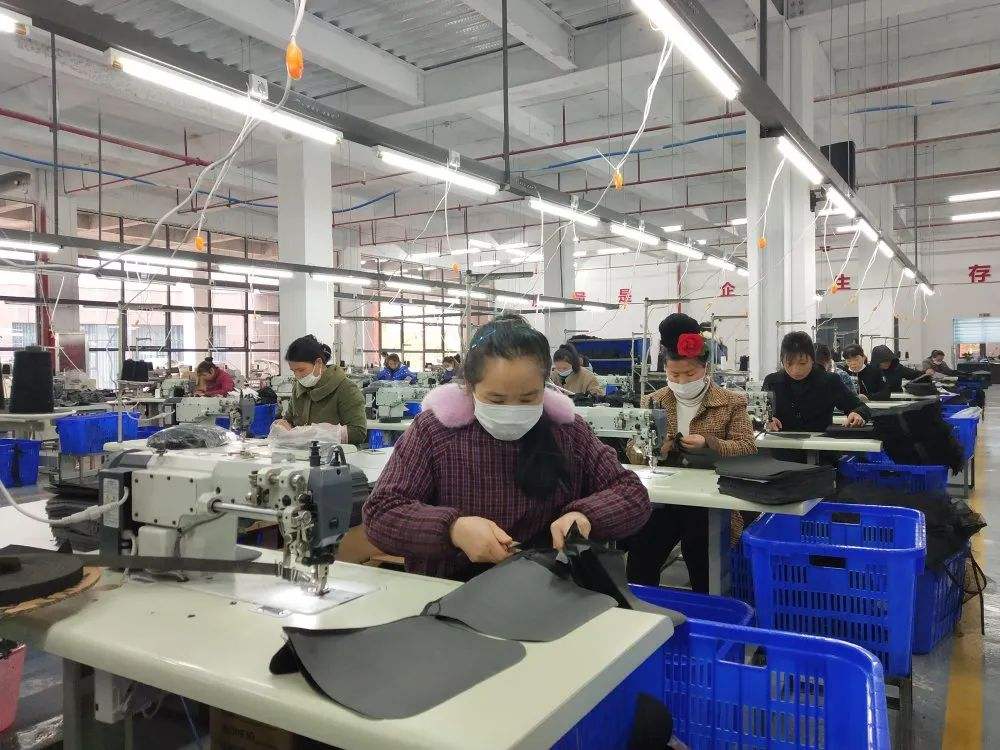 Nanjing Zhongtu Outdoor Products Co., Ltd. travel bags