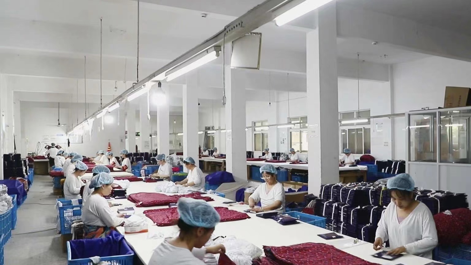 Tongxiang Xingchen Garment Co., Ltd. Scarf