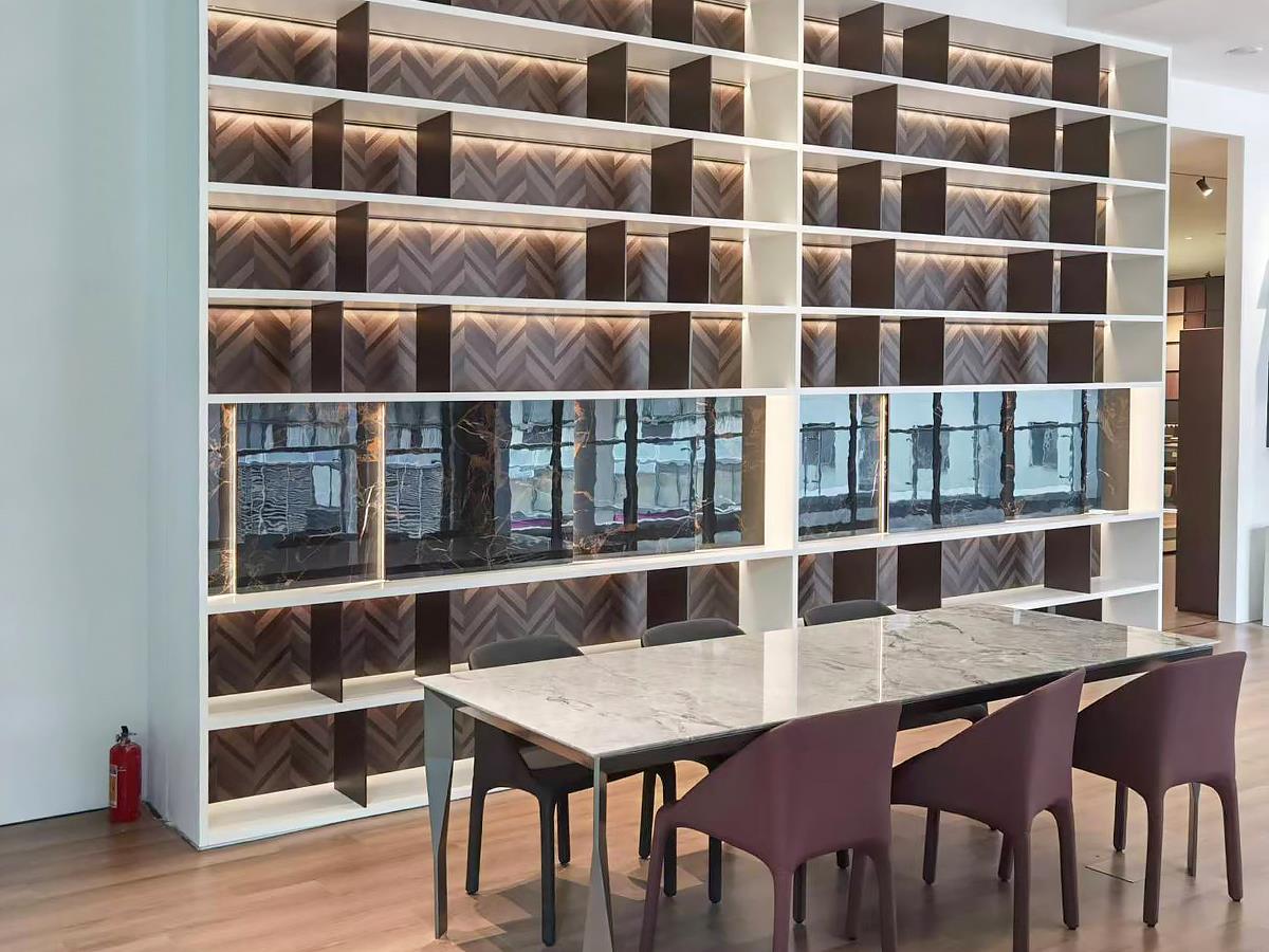 AIS SMARTI LLC Wardrobe