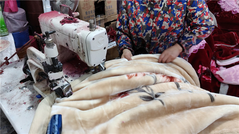Warm World (Luoyang) Textile Technology Co., Ltd. factory image 4