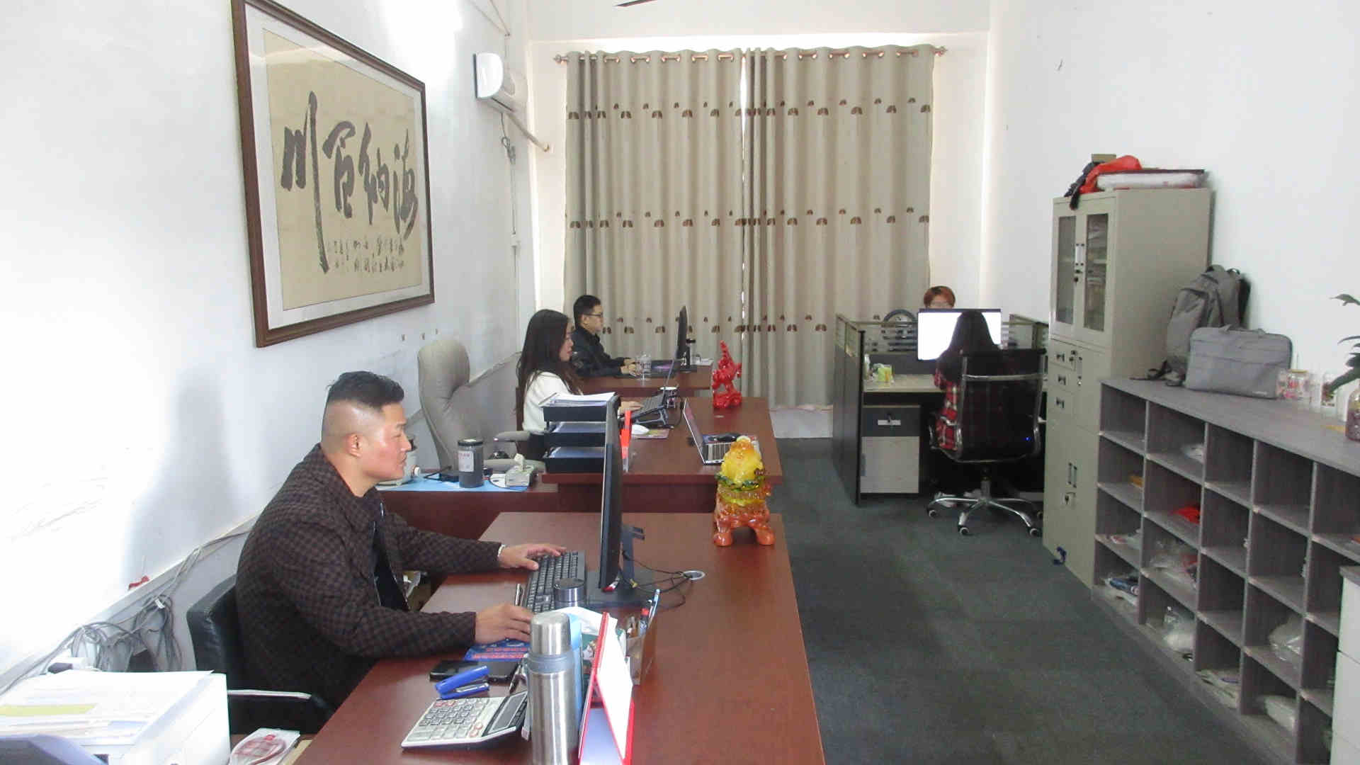 Yulin Junxiu Fashion Accessories Co., Ltd. factory image 3