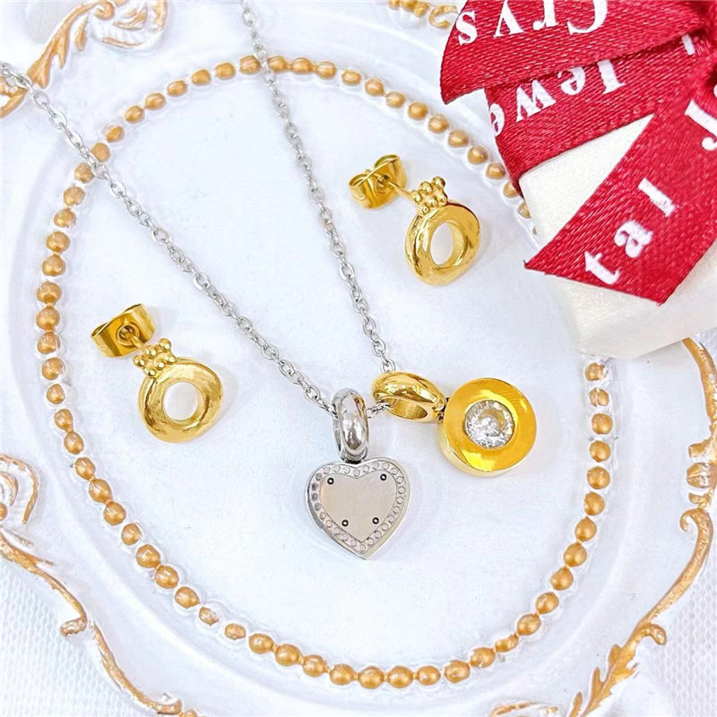 Guangzhou Fat Fruit Trading Co., Ltd. Charm Stainless Steel set Sparkly Circle Love two-tone earrings necklace set Lady gift