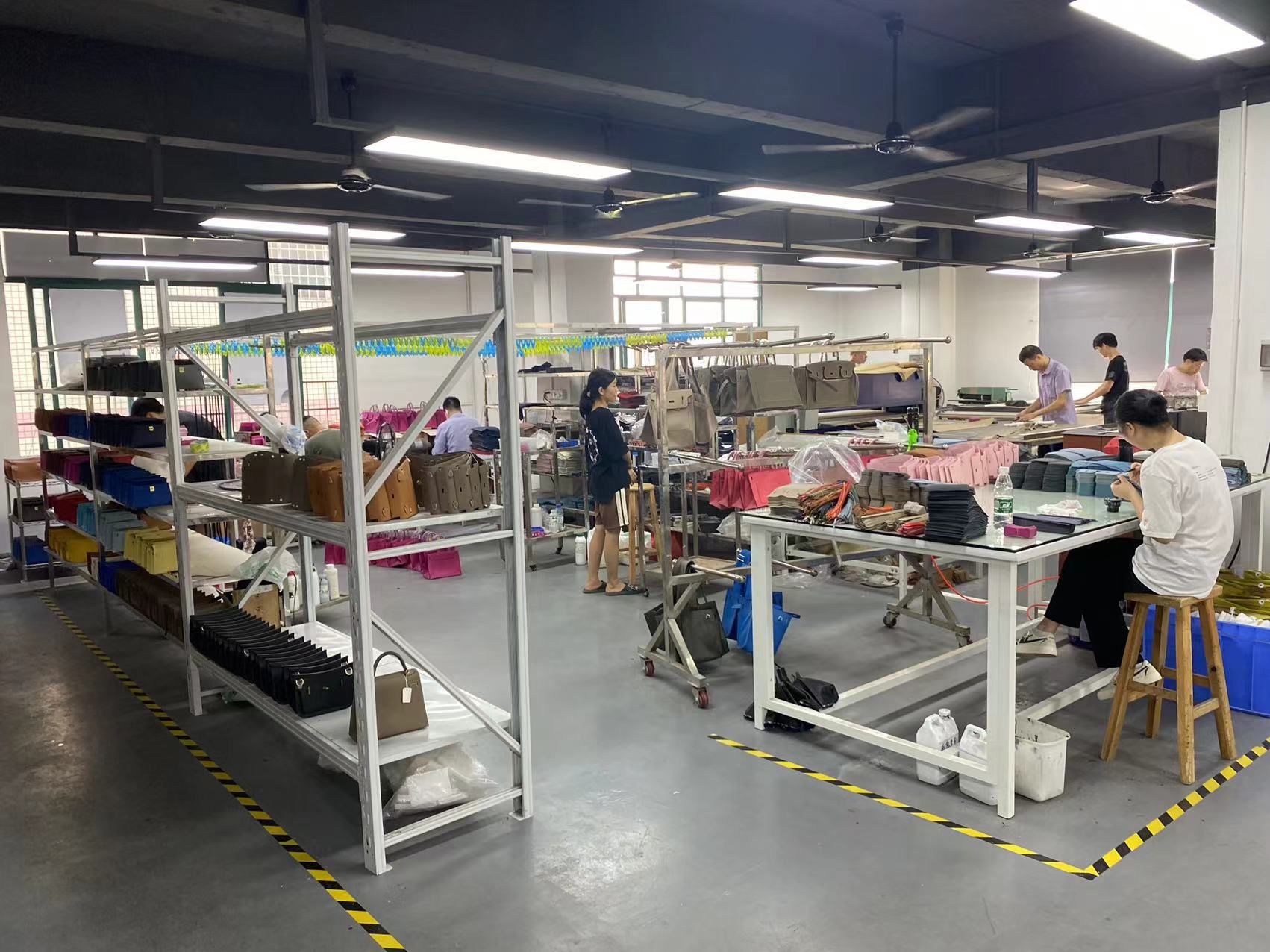 Guangzhou Panyu District Da Long Jun Yu Ying Ye Bags Shop factory image 2