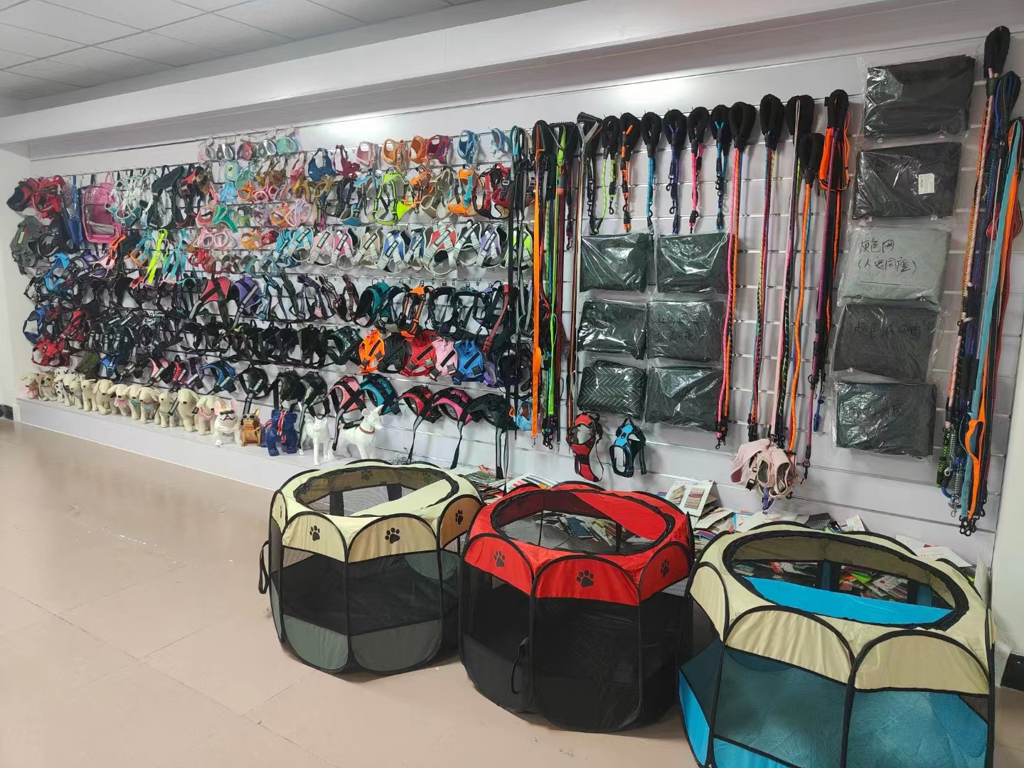 Ningbo Lamb Trading Co., Ltd. Pet Toys