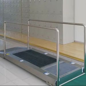 Passageway workshop entrance industrial steam dry shoes cleaning machine automatic with belt roller brush foam