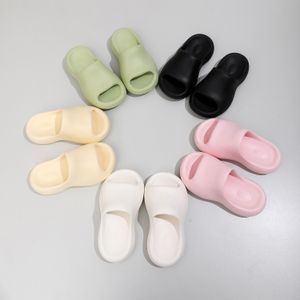Women and ladies Cute Sandals Luxury Shoes Summer Beach Designer Slides Platform Slippers Summer Flat Sandals Shoes Wholesale