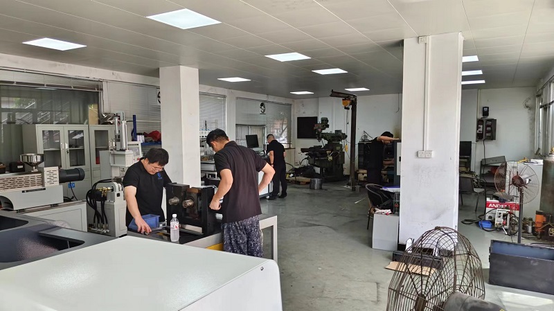 Guangdong Yuchen Machinery Equipment Co., Ltd. Vulcanization Machine