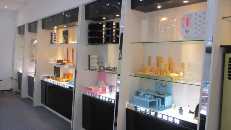 Guangdong Yuefeng Display Products Co., Ltd. factory image 3