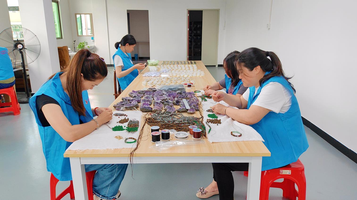 Huizhou Oneby Technology Co., Ltd. Gemstone Crafts