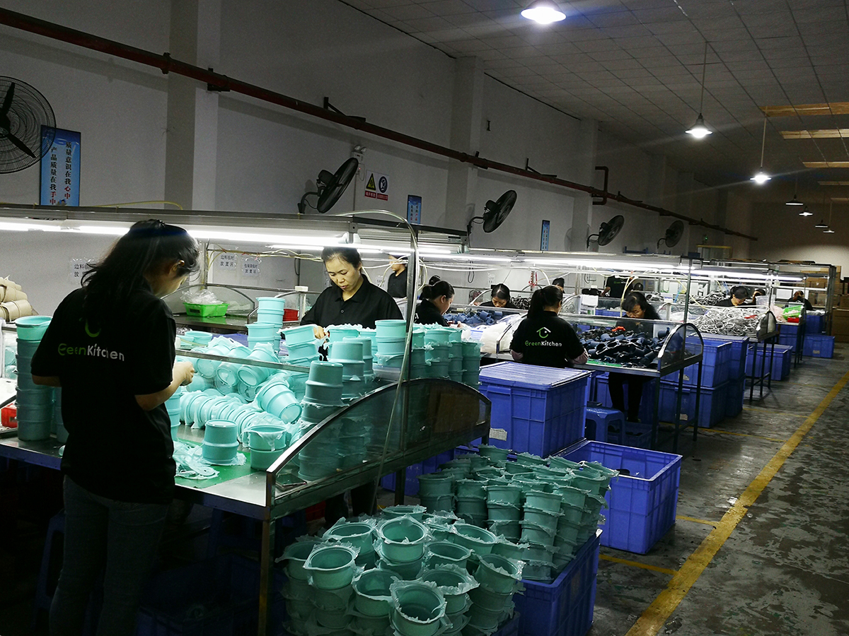 Foshan Greenkitchen Rubber Plastic Products Co., Ltd. Silicone baby feeding tools
