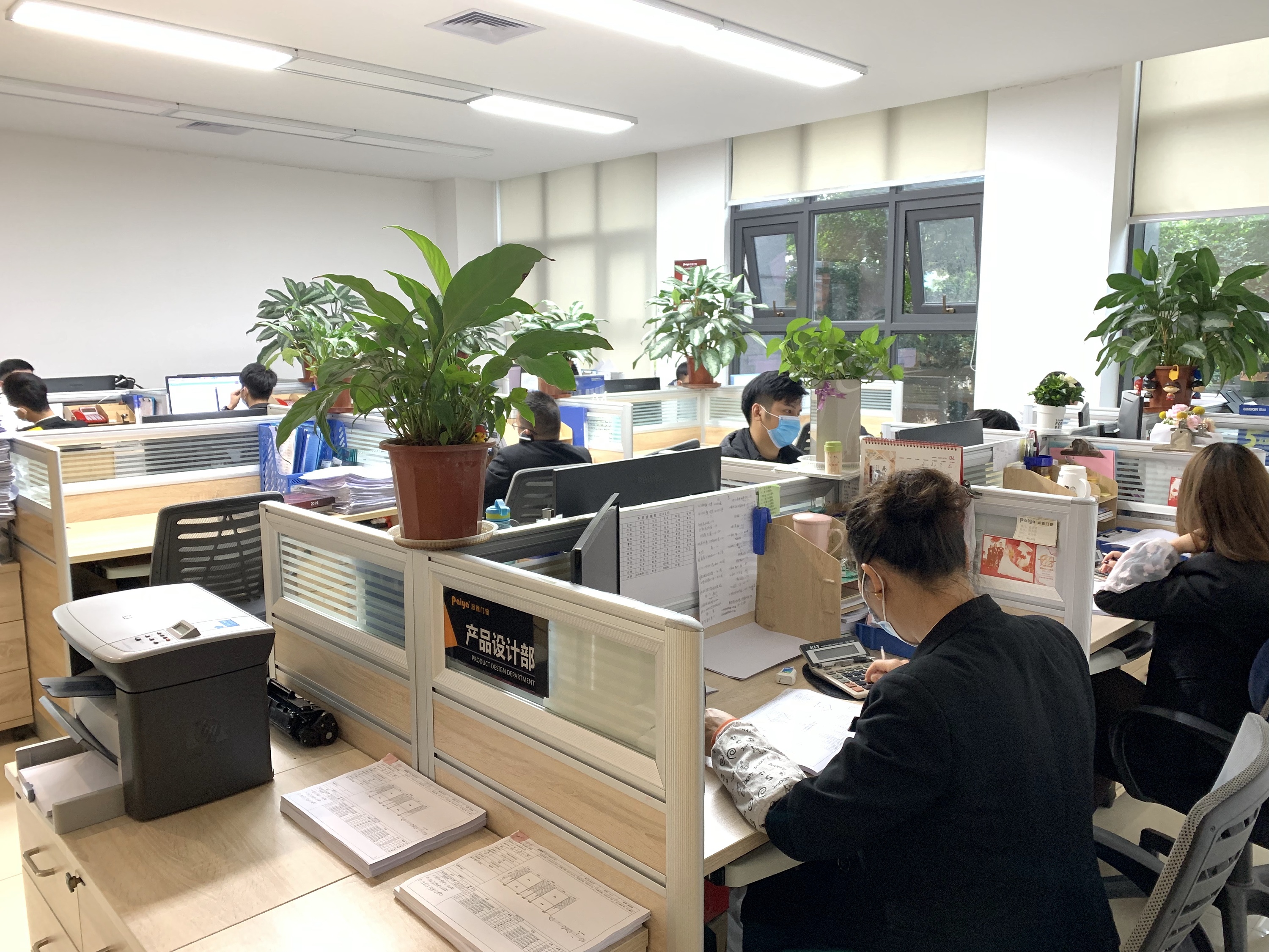 Guangzhou Yizhongque Trading Co., Ltd. Hotfix Rhinestone