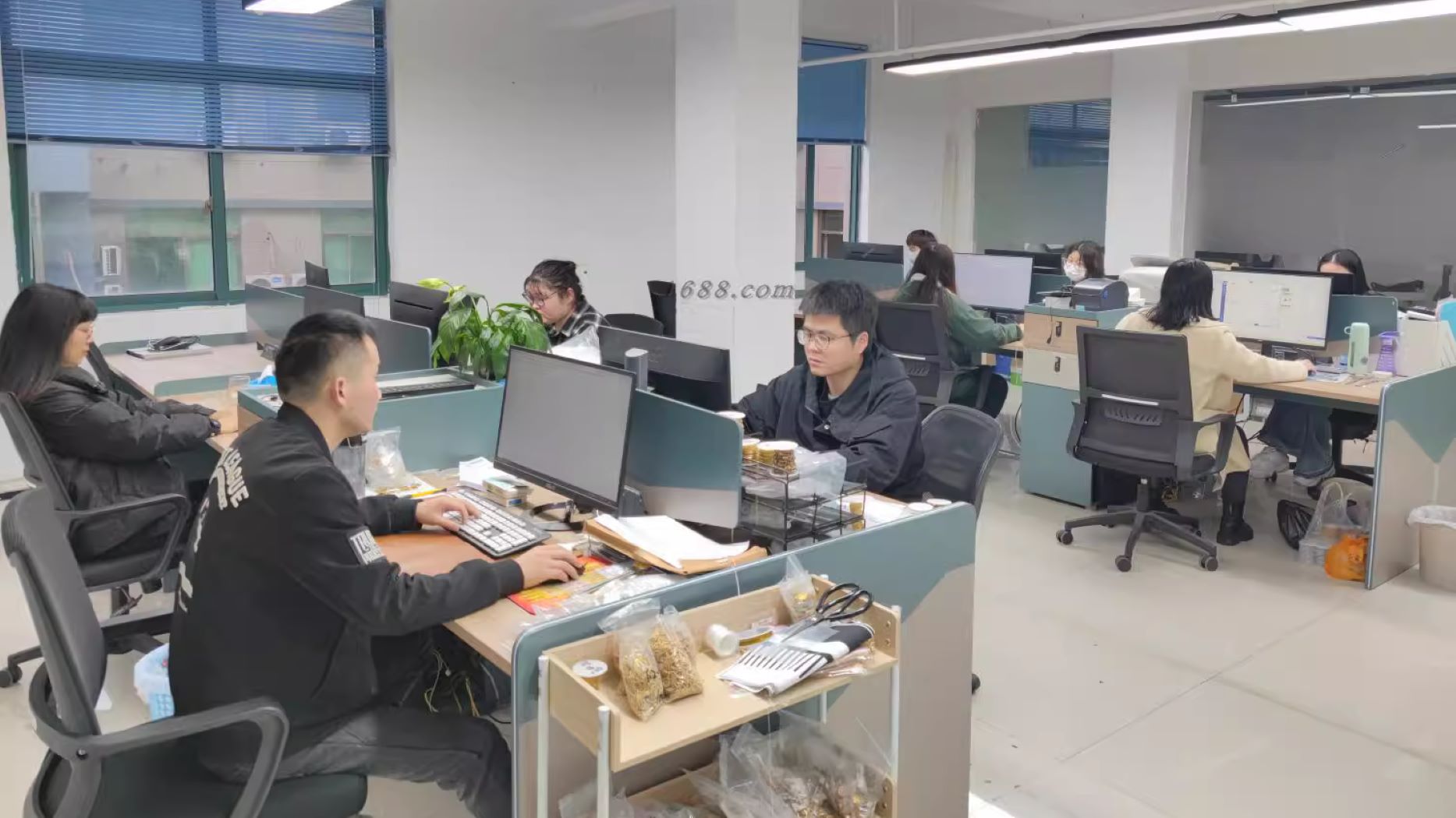 Yiwu Lanchuang Trading Co., Ltd. Charms Pendants