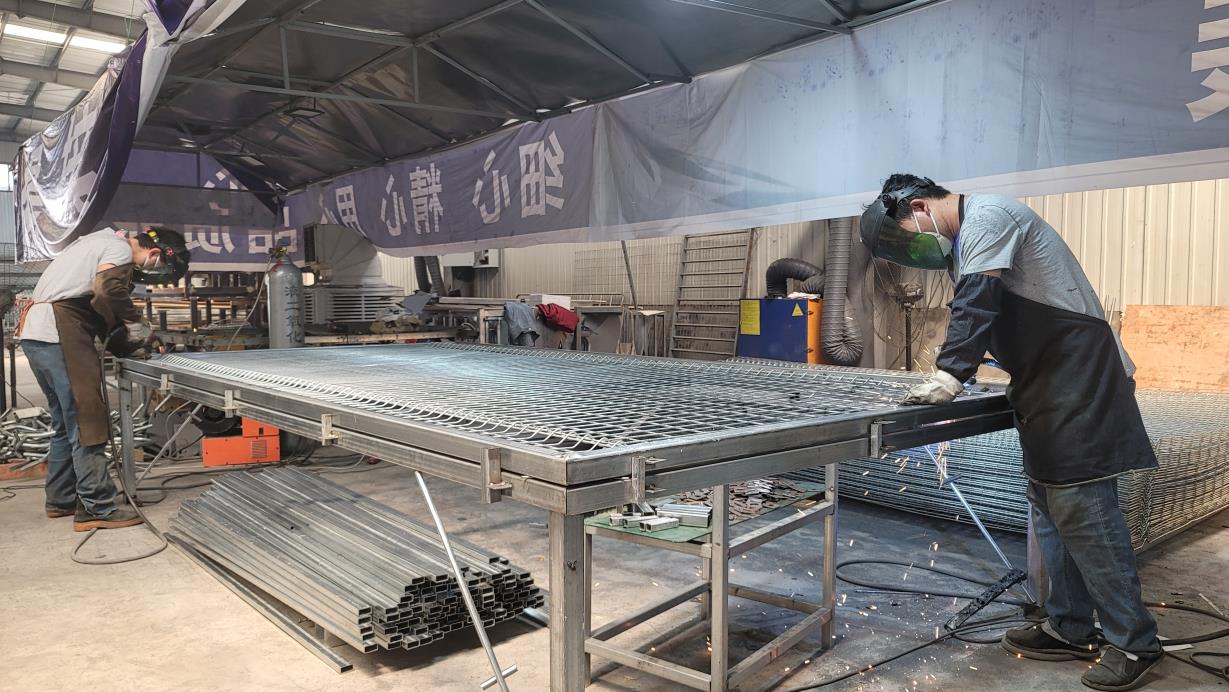 Anping Cowan Wire Mesh & Machines Co., Ltd. Wire Mesh Welding Machines