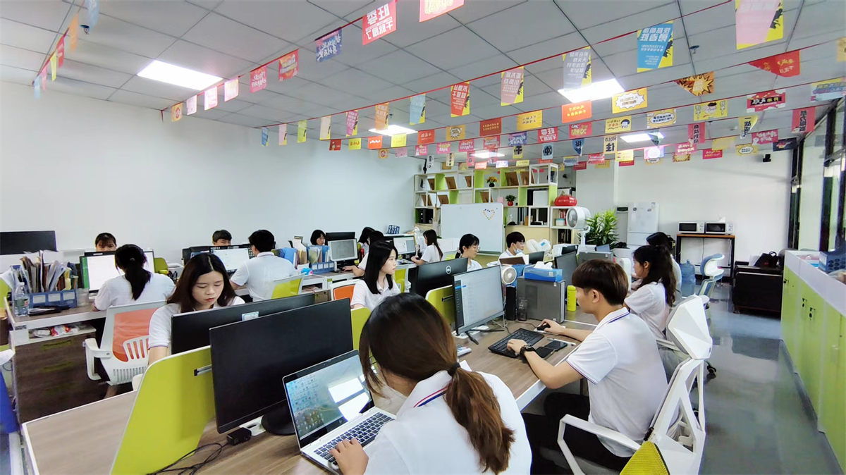 Dongguan City Xiangyun Technology Trading Co., Ltd. Solar Panels