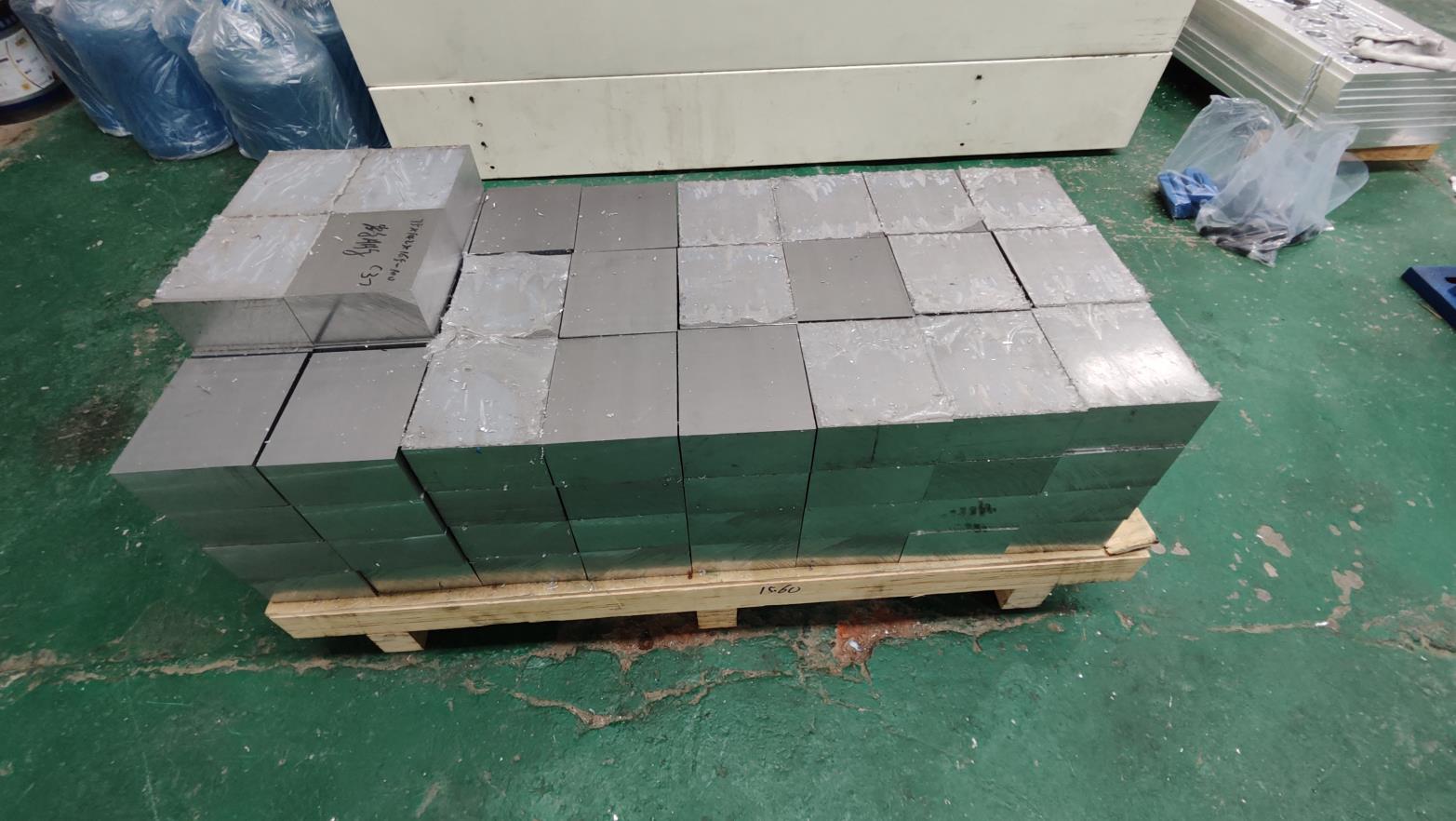 Zhengzhou Hepeng Precision Machinery Equipment Co., Ltd. factory image 1