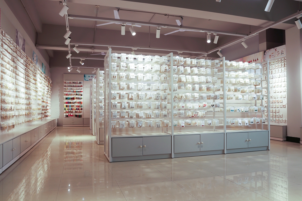 Yiwu Yuanqin Trade Co., Ltd. Earrings