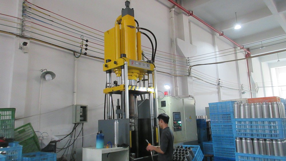 Wuyi County Qiande Hardware Co., LTD. Tumbler