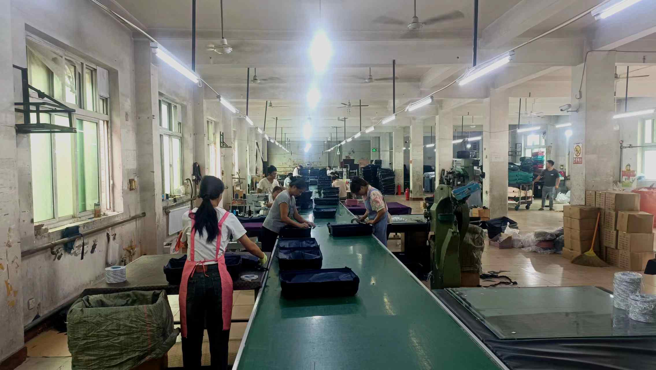 Baoding Weima Leather Manufacturing Co., Ltd. Travel Bag