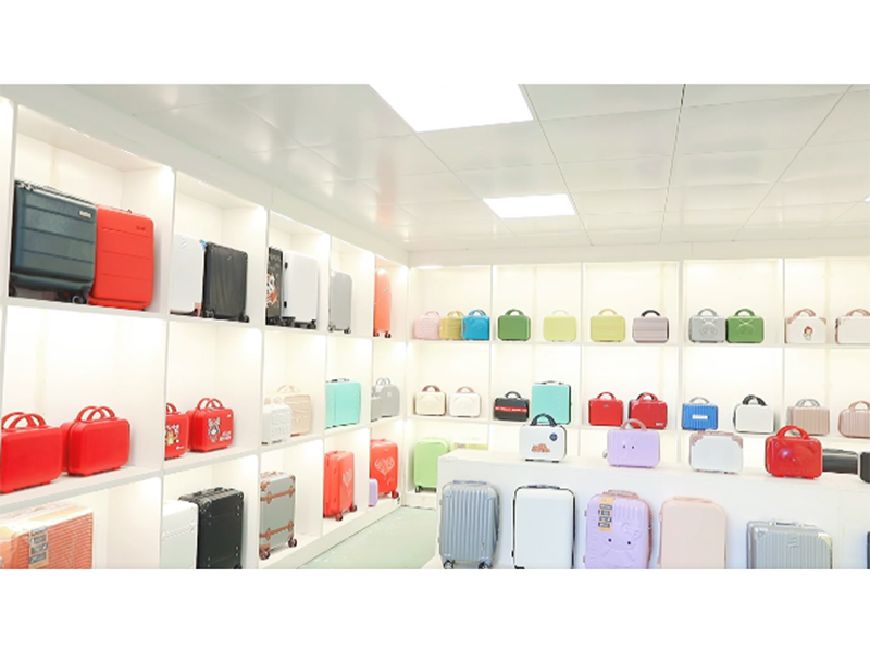Ruian City Guanlv Luggage Co., Ltd. PC luggage