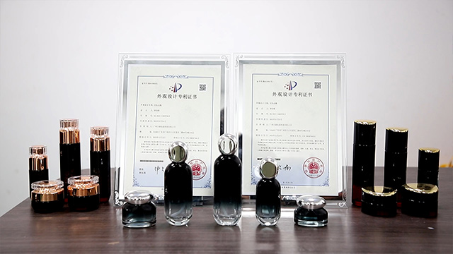Guangzhou Tianrui Packaging Technology Co., Ltd. Cosmetic glass bottles