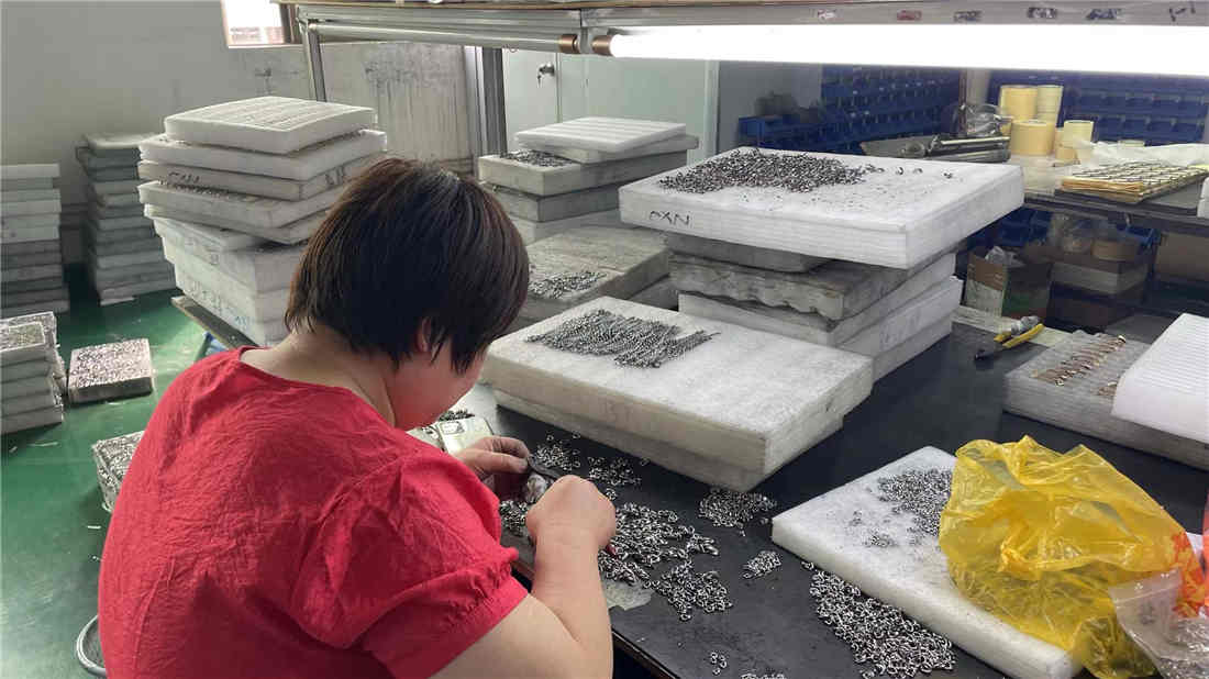 Yiwu Baiyi Trading Company Ltd. Earrings