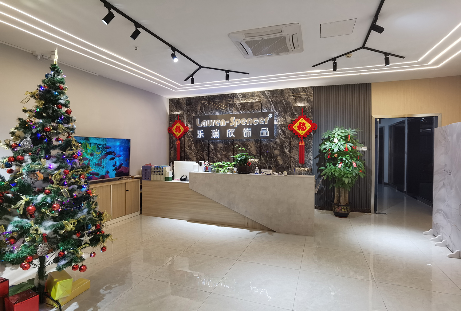 Dongguan Leruixin Metal Jewelry Co., Ltd. Fashion Jewelry