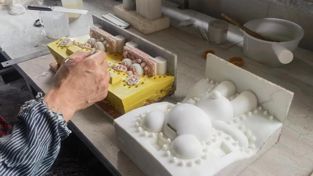 Jinhua Zai Feng Industrial Co., Ltd. Ceramic Ornaments