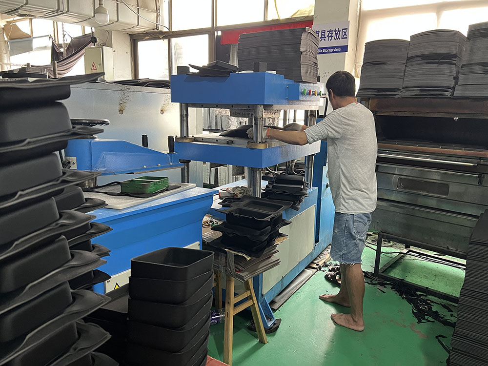Dongyang Yirong Luggage Co., Ltd. factory image 2