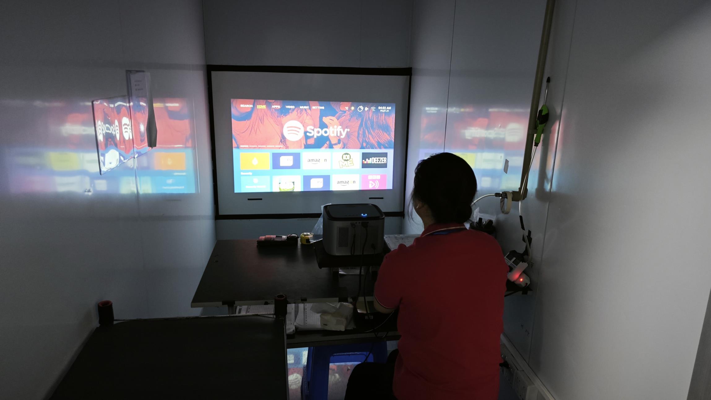 Shenzhen Aokang Technology Co., Ltd. LCD Projectors
