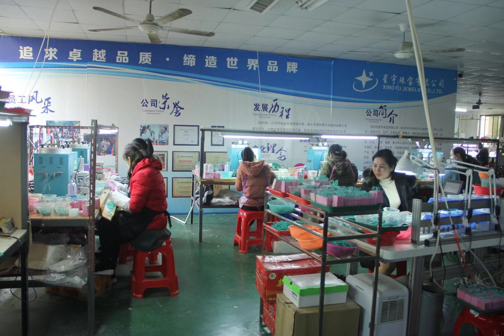Yiwu Kunting Import and Export Co., Ltd. Stainless steel jewelry