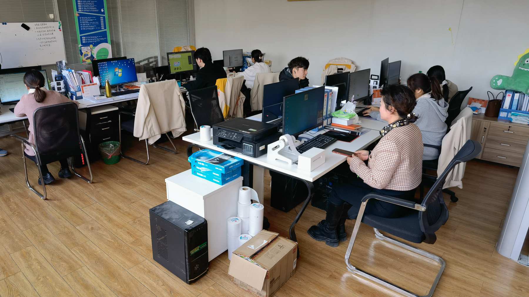 Yiwu Yineng Import & Export Co., Ltd. factory image 2