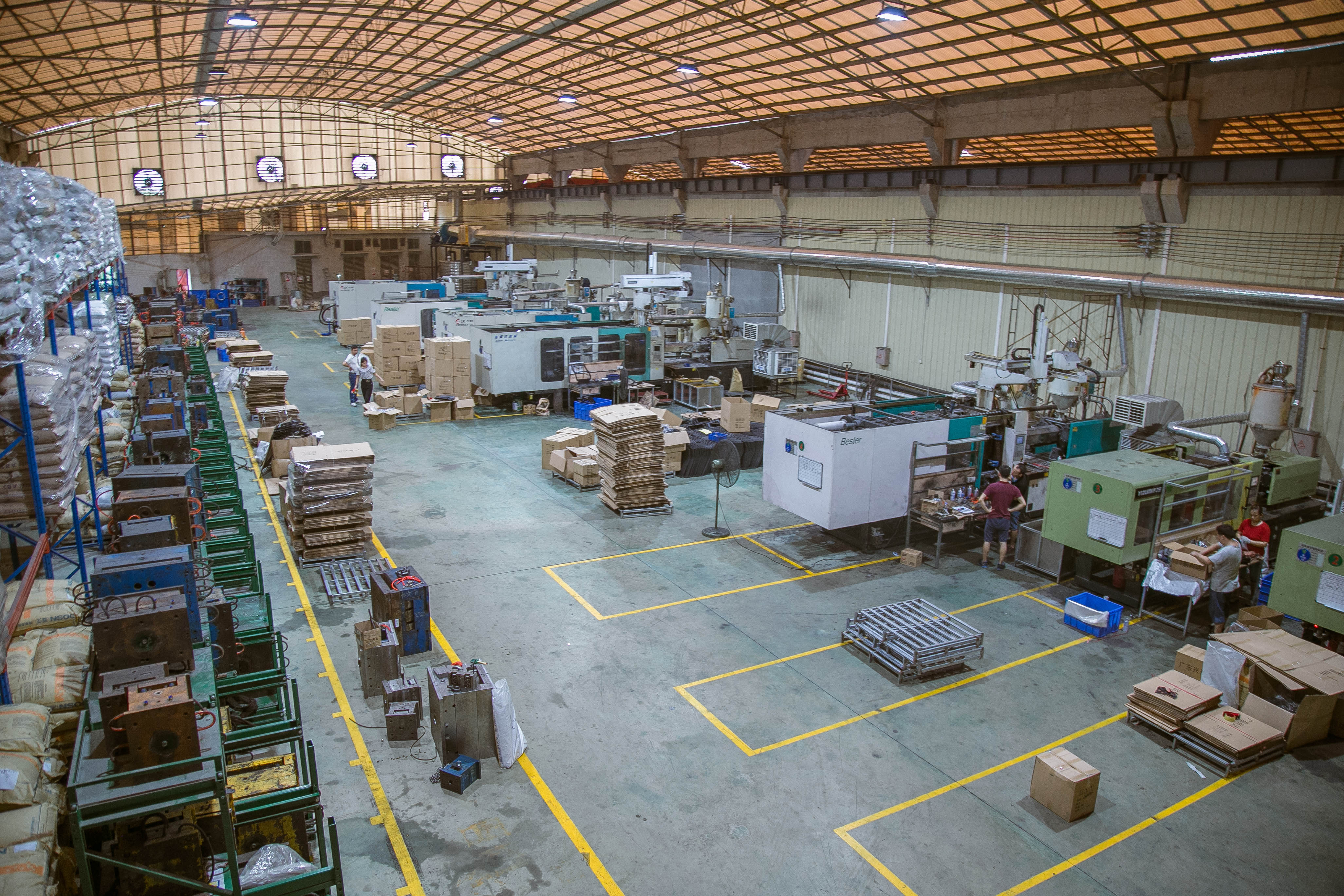 Foshan Nanhai Shangqian Plastic Products Co., Ltd. Ergonomic Chair