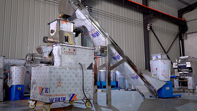 Henan Qinbiao Industrial Development Co., Ltd. Dumpling making machine