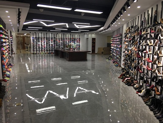 Quanzhou Easy Trade Technology Co., Ltd. Men's Sneakers