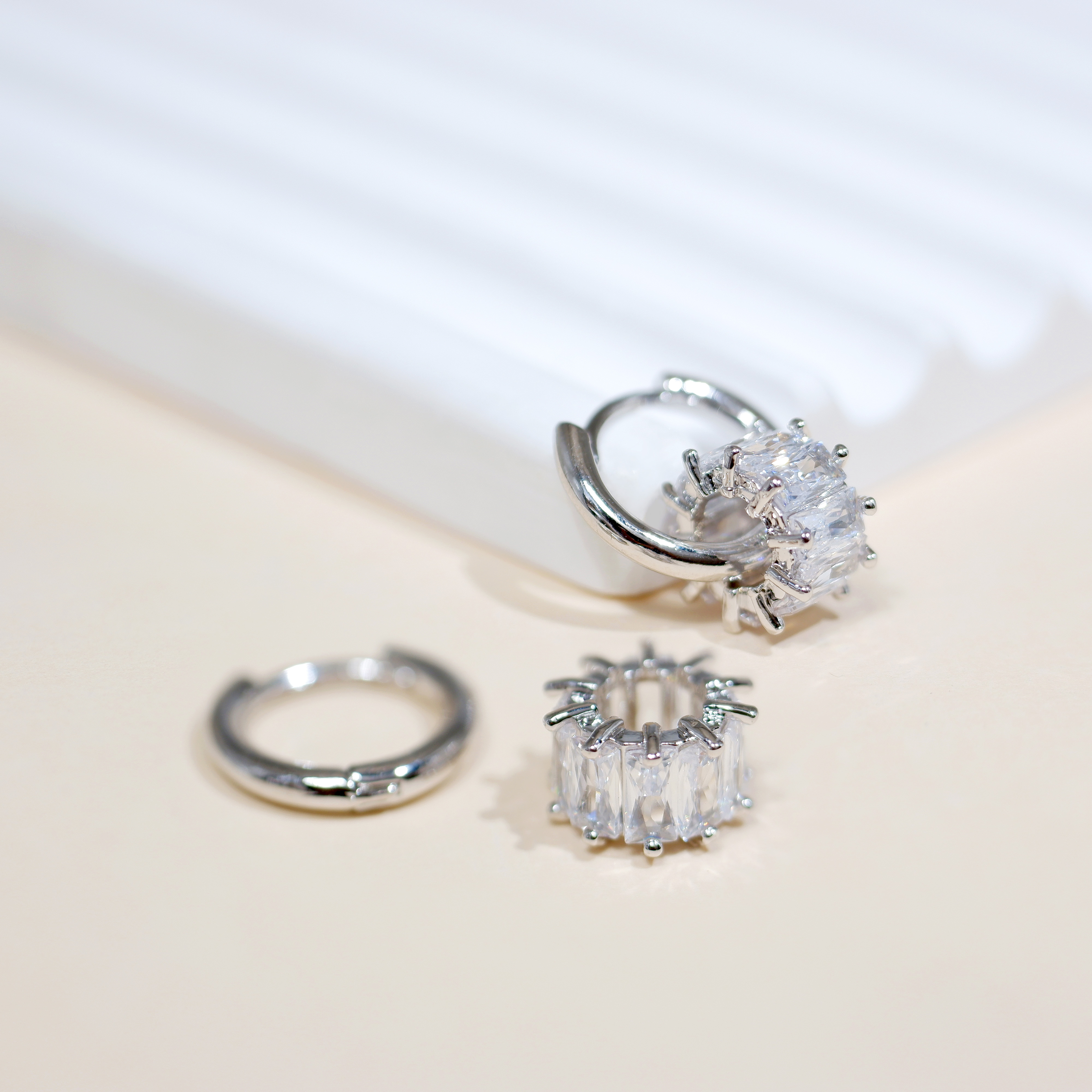 Yiwu Aoshan Jewelry Co., Ltd. Light luxury zircon circle small waist ear buckle real gold electroplating personality simple versatile circle crystal earrings