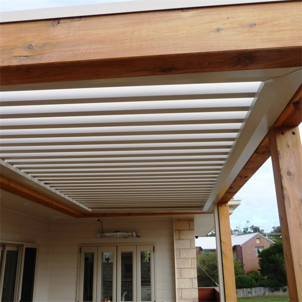 TOMA-European standard outdoor pergola curtains to cover the sun pergola louver