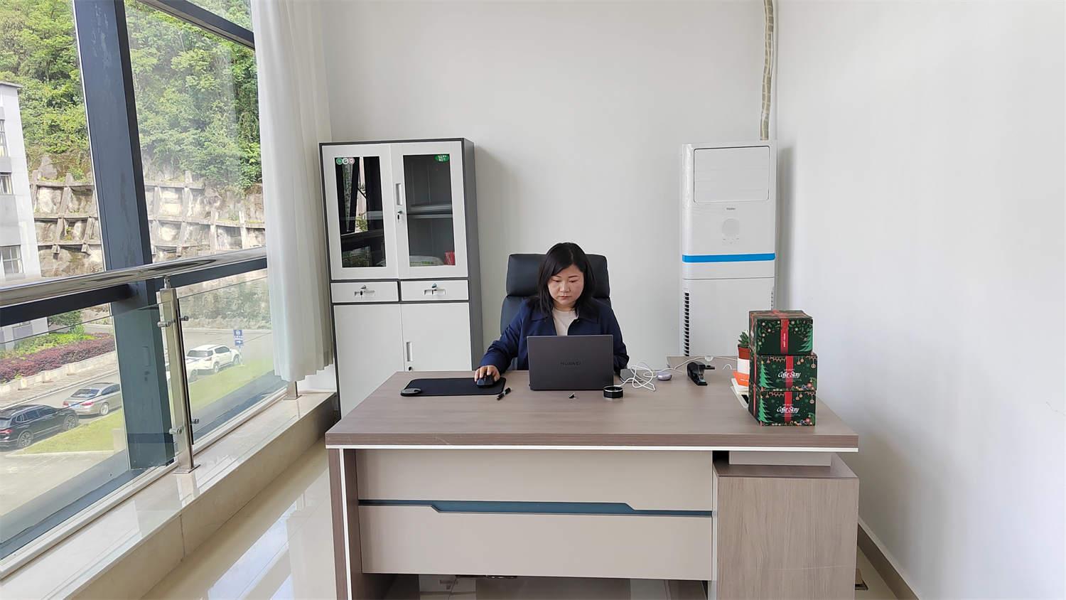 Guizhou Zhirong Xinde Enterprise Management Co., Ltd. stainless steel water bottles