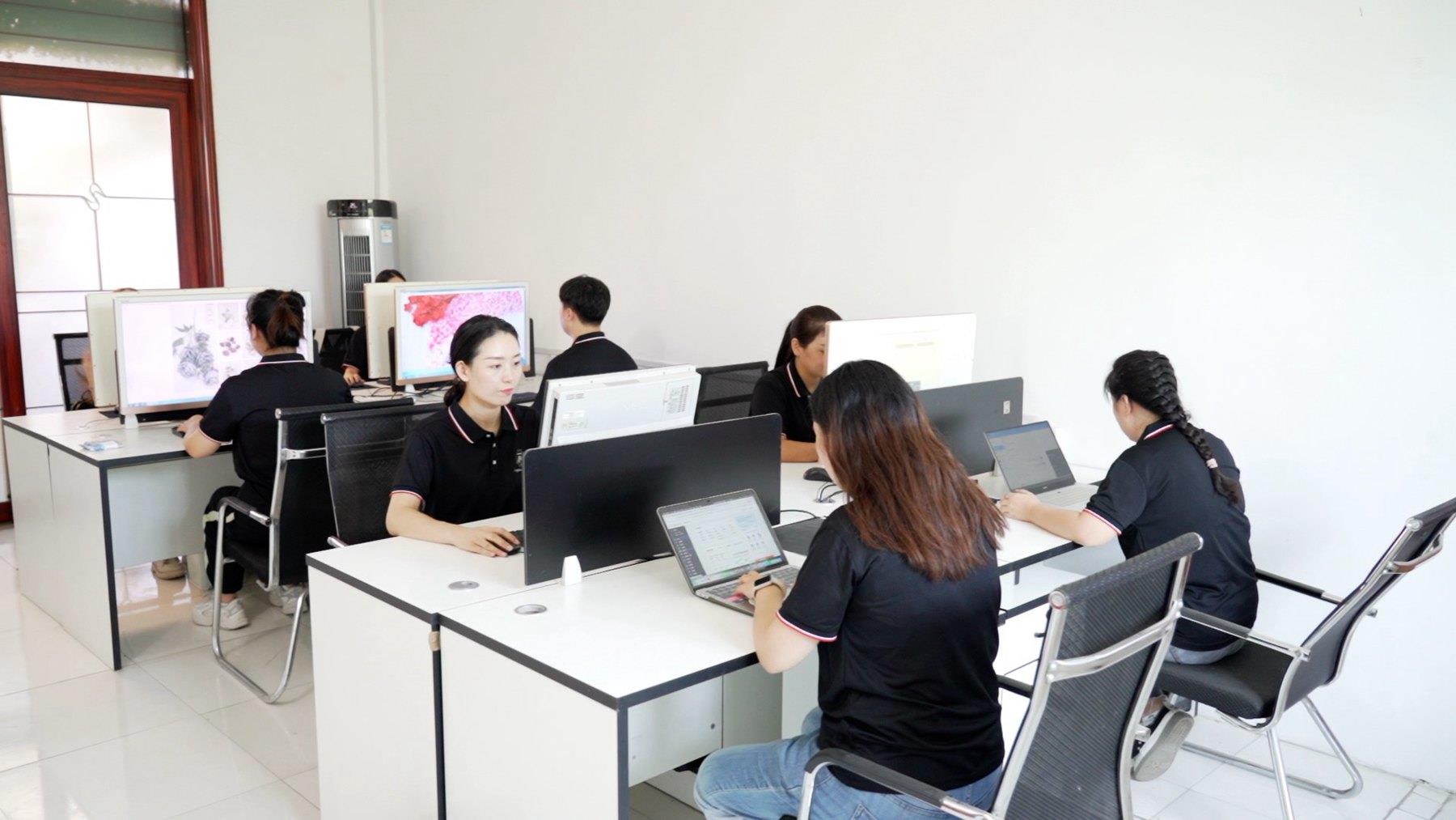 Fengqiu Zhaogang Silk Flower Factory factory image 2