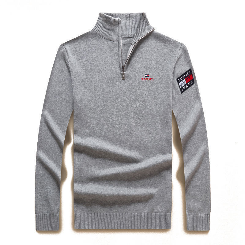 Haikou Longhualing Jiayi Clothing Store New semi high neck woolen sweater for autumn and winter fashion casual pure color men's knitted sweater base sweater